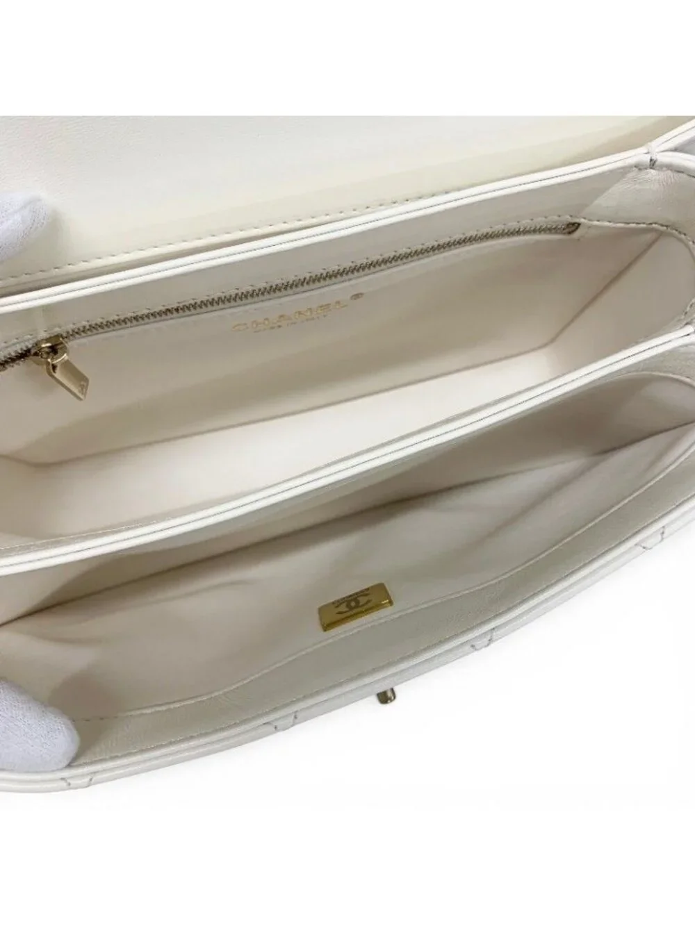Chanel Trendy CC Shoulder Bag White Gold CC Logo Turnlock Rhinestone Chain 2-Way